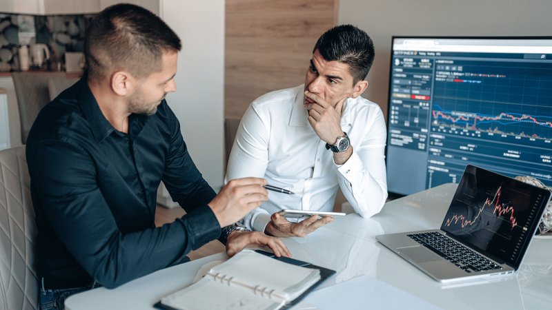 Trading und Investieren lernen – praxisnah und strukturiert